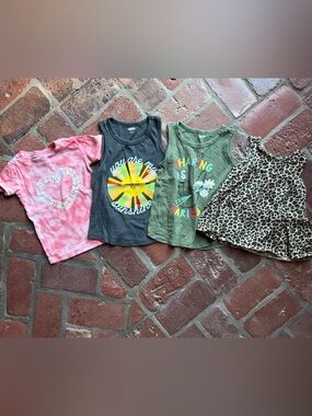 Old Navy Short Sleeve *Bundle* : 4T